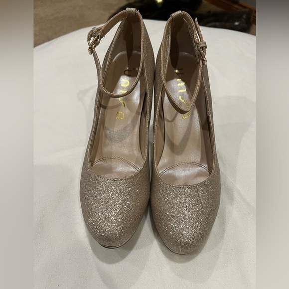 Women’s Unisa Gold Sparkle Formal High Heels Size 6 - Picture 2 of 14